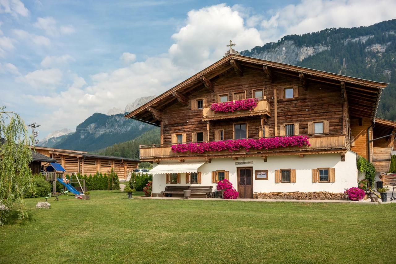 Narzenhof Wellness Chalets, Familien & Luxus Apartments Am Bauernhof Sankt Johann in Tirol Luaran gambar